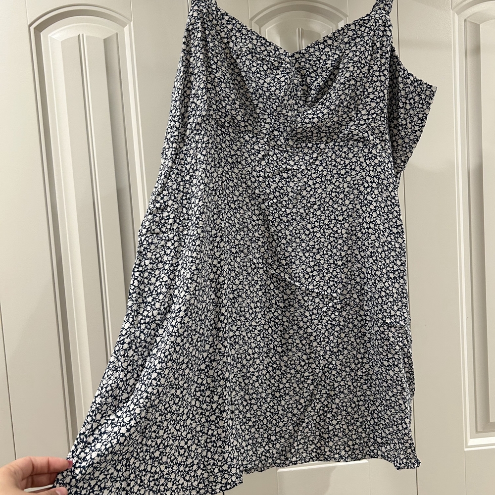 Old Navy Navy and White Floral Dress